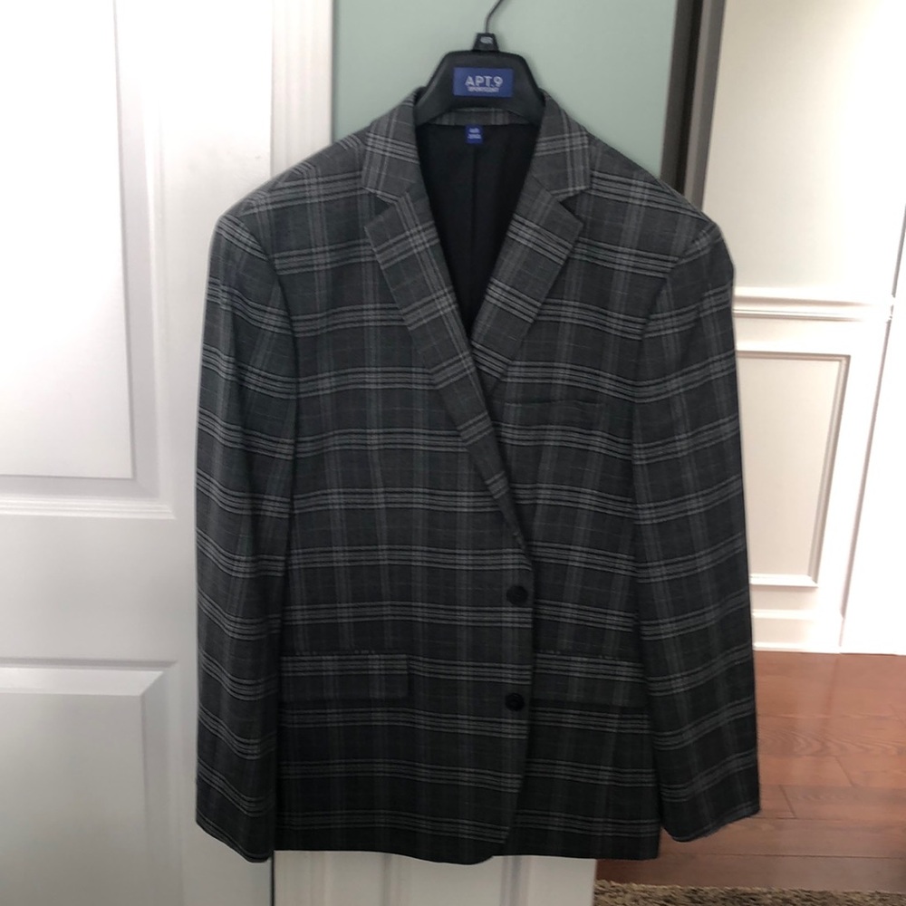 Men’s APT 9 sport coat never worn